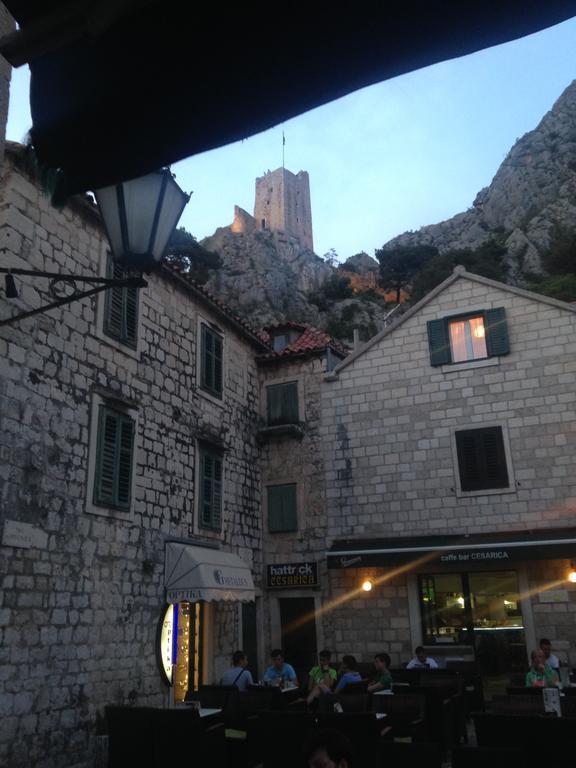 Gala Apartments Omiš Extérieur photo