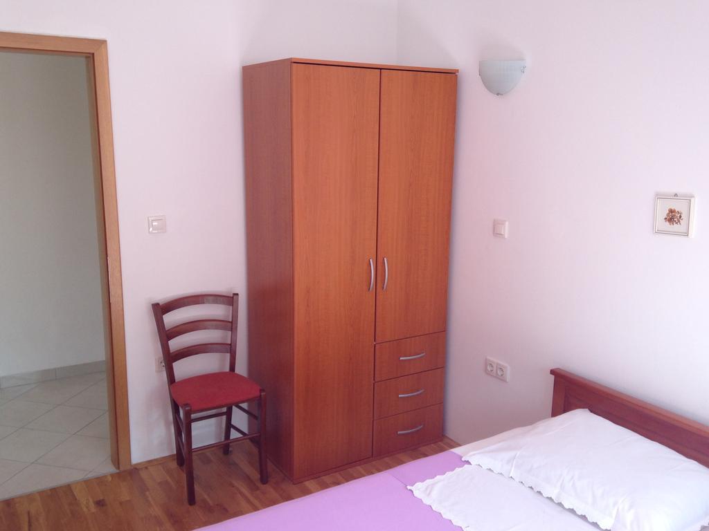Gala Apartments Omiš Chambre photo
