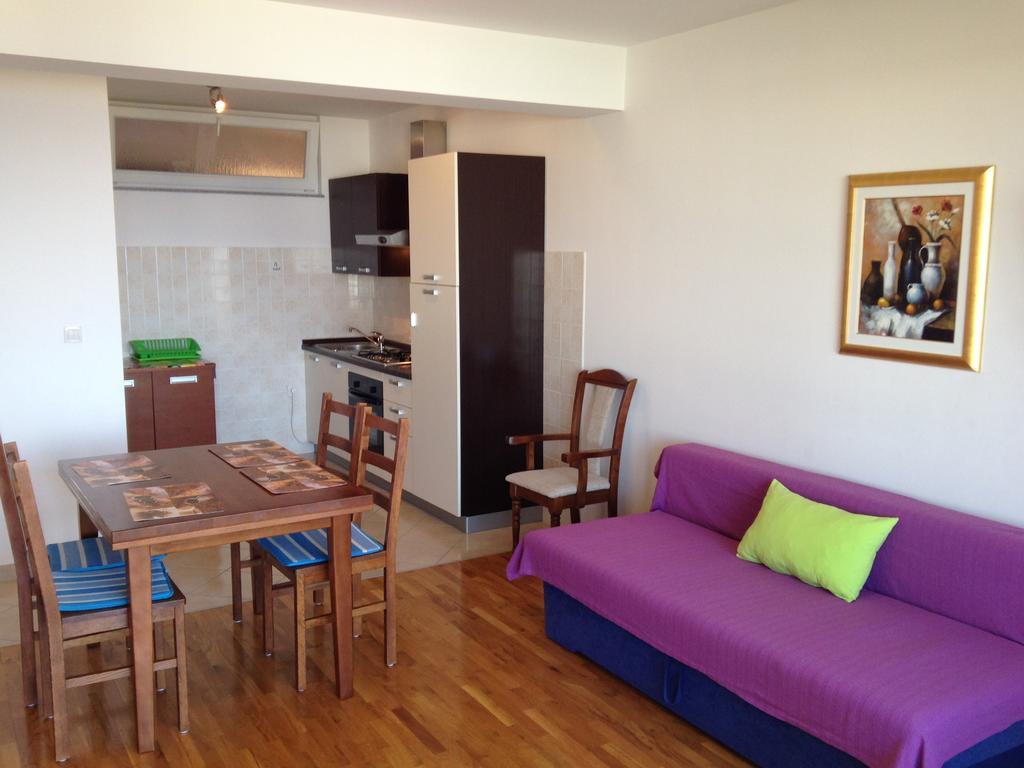 Gala Apartments Omiš Chambre photo